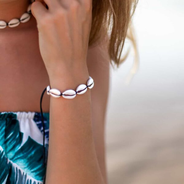 muschel armband dunkel