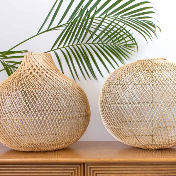 okragla lampa z rattanu handmade na bali