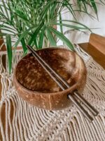 miska kokosowa z paleczkami