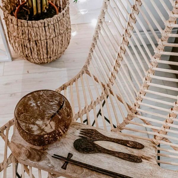 sztucce kokosowe z miska