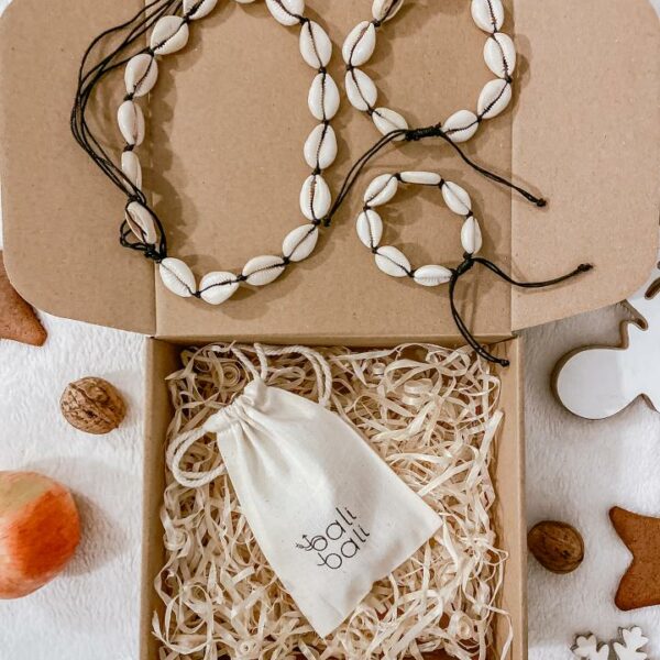 zestaw bizuterii z muszelek dark