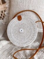 torebka rattanowa biala okragla