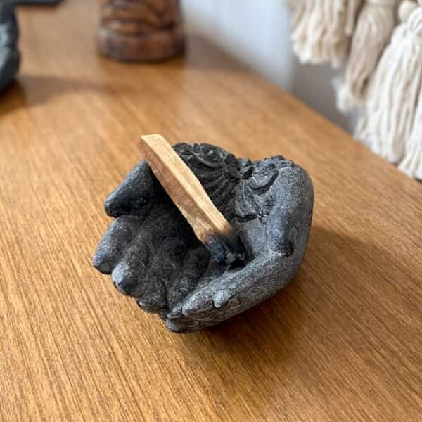 raeucherstaebchenhalter hand buddha grafit 12