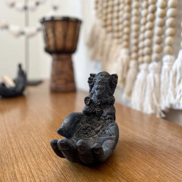 raeucherstaebchenhalter hand buddha grafit 16