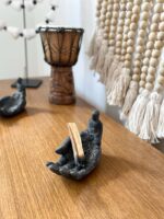 raeucherstaebchenhalter hand buddha grafit 17