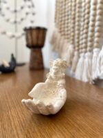 raeucherstaebchenhalter hand buddha grafit 2