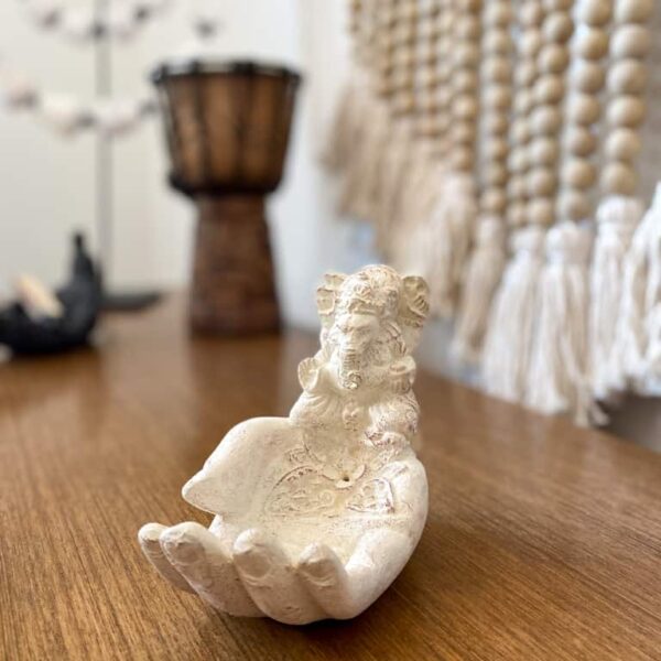 raeucherstaebchenhalter hand buddha grafit 2