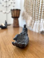 raeucherstaebchenhalter hand buddha grafit 24