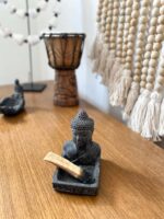 raeucherstaebchenhalter hand buddha grafit 26
