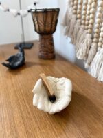 raeucherstaebchenhalter hand buddha grafit 3