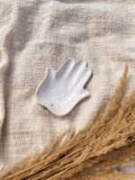 keramik raeucherstaebchenhalter hamsa weiss 2