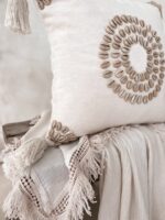boho kissenbezug mit muscheln rina 2
