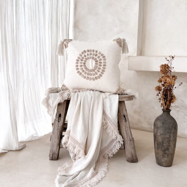boho kissenbezug mit muscheln rina 3