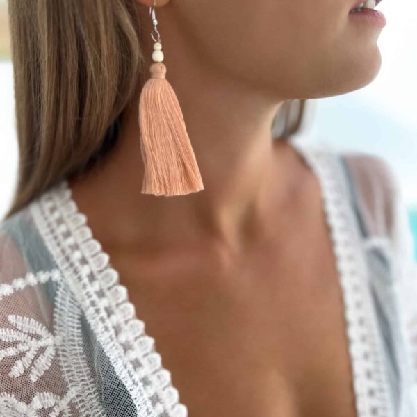 quasten ohrringe boho kami beige