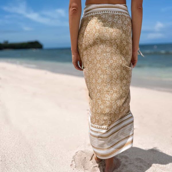 chusta plazowa modna z fredzlami 2 1.jpg