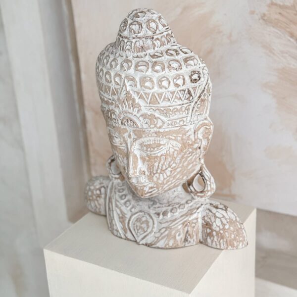 rzezba glowa buddy biala 2.jpg