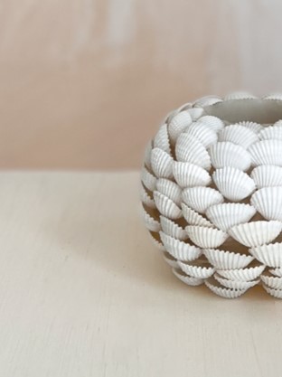 swiecznik dekoracyjny z muszli 1.jpg