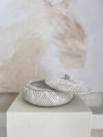 misa rzezbiona biala 2.jpg