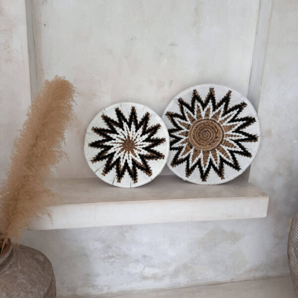 biala dekoracja scienna talerz 2.jpg