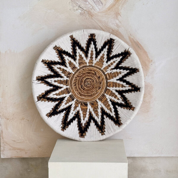 biala dekoracja scienna talerz 1.jpg